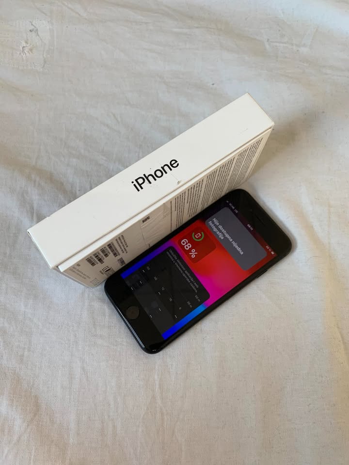 iPhone se 2020 64gb