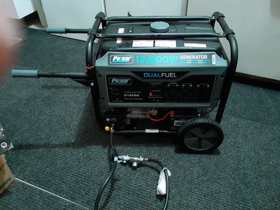 Pulsar G12KBN-SG Heavy Duty Portable Dual Fuel Generator - 9500 Rated Watts & 12000 Peak Watts