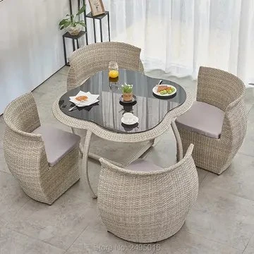 5-piece garden furniture set for dining, outdoor and indoor use