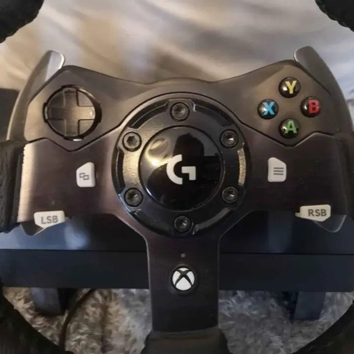 Logitech G920 Driving Force Racing Wheel and Floor Pedals