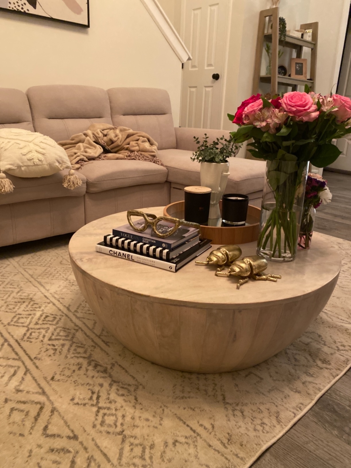 【Furniture】Drum Shape Wooden Coffee Table with Plank Design Base, Brown