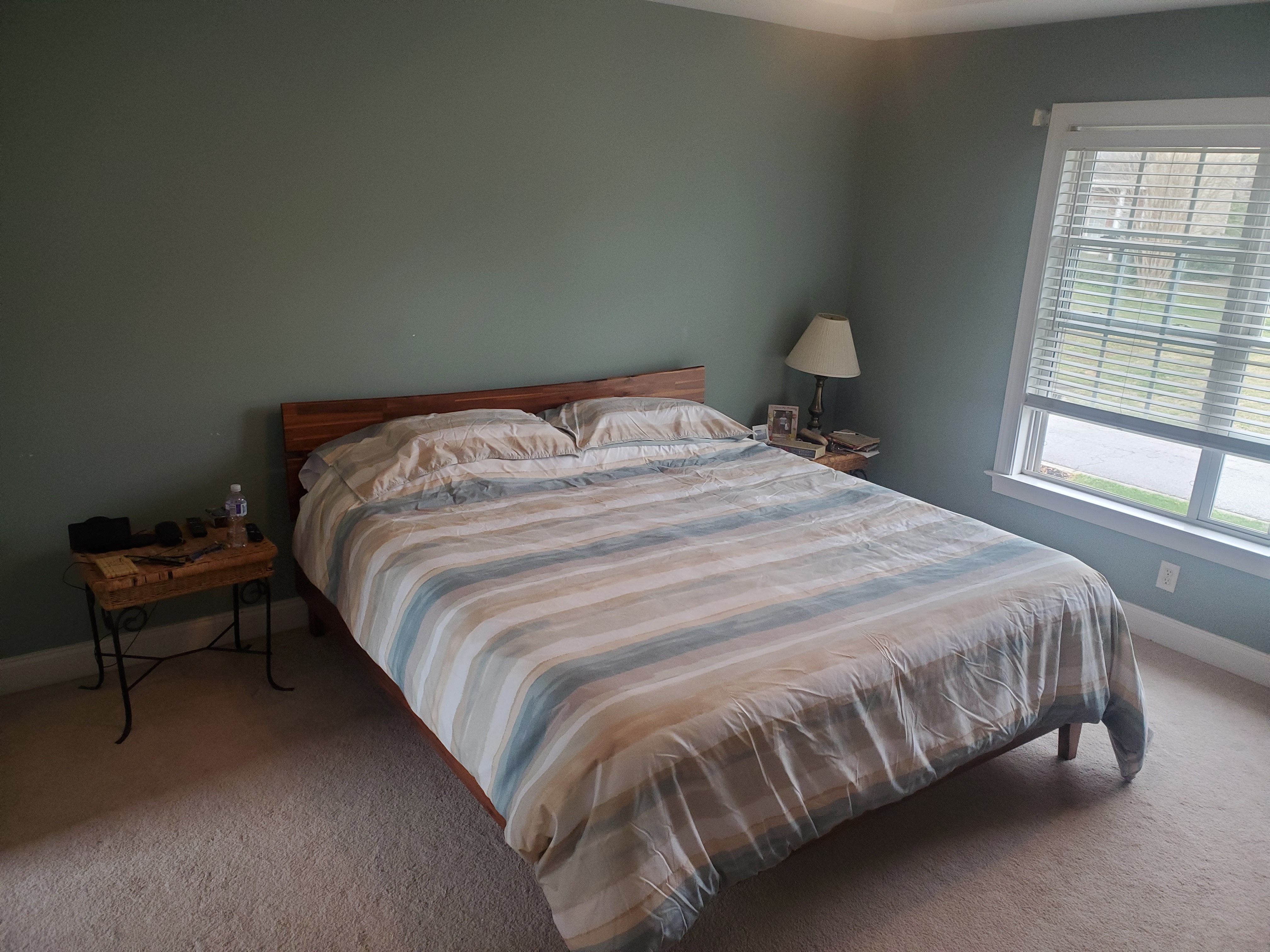 【Furniture】Acacia Aurora 14 Inch Wood Platform Bed, Bed Frame with Headboard, King Size